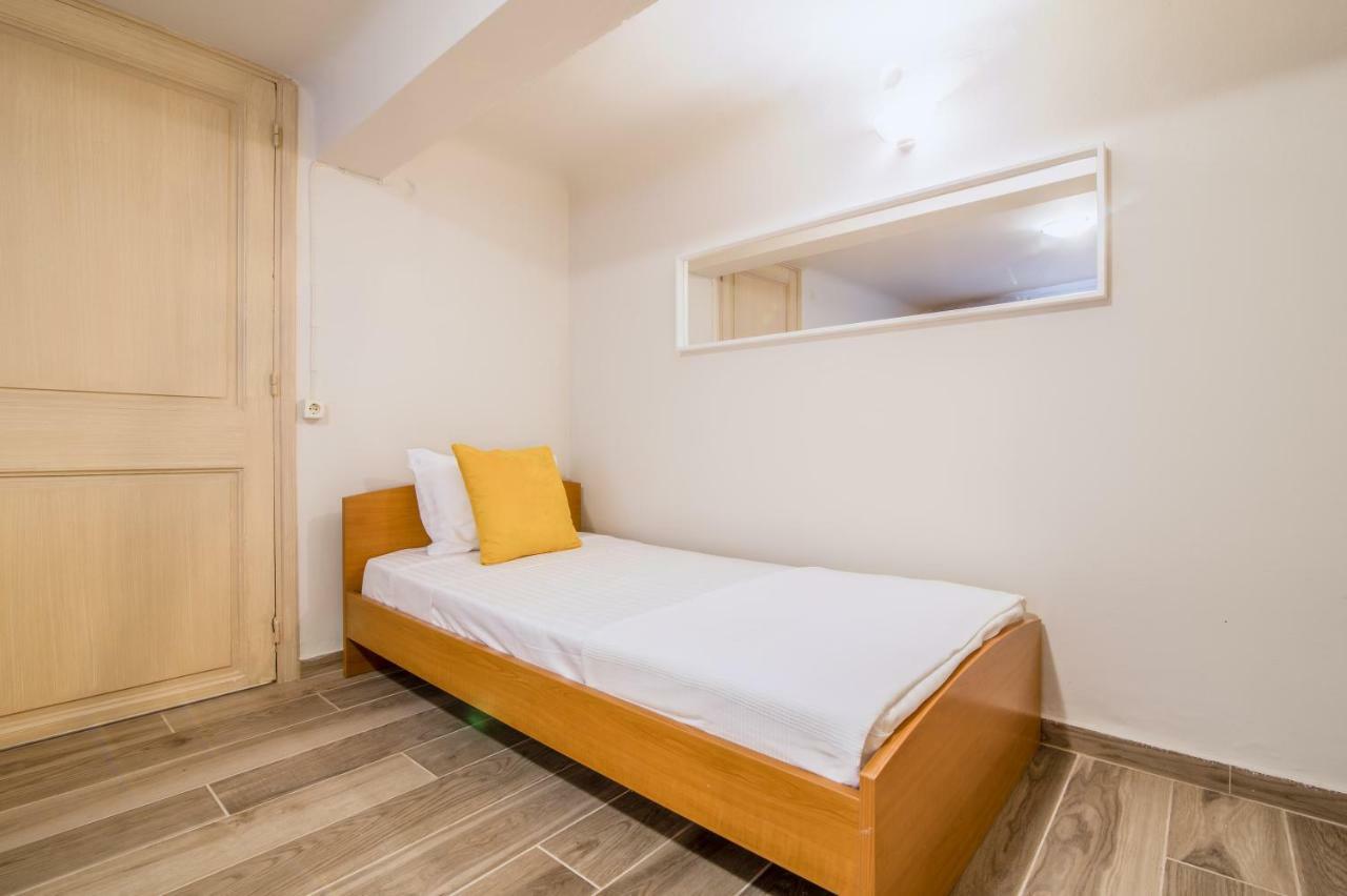 Cozy And Central Apartment Athena Bagian luar foto