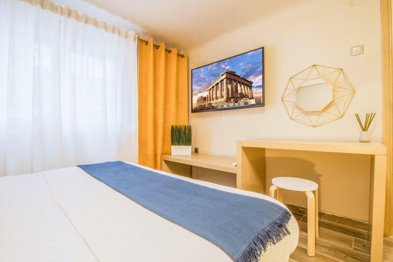 Cozy And Central Apartment Athena Bagian luar foto